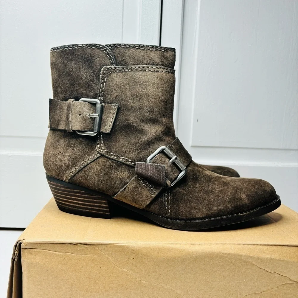 New NINE WEST Vasabady Dark Brown Heeled Boots Size 9